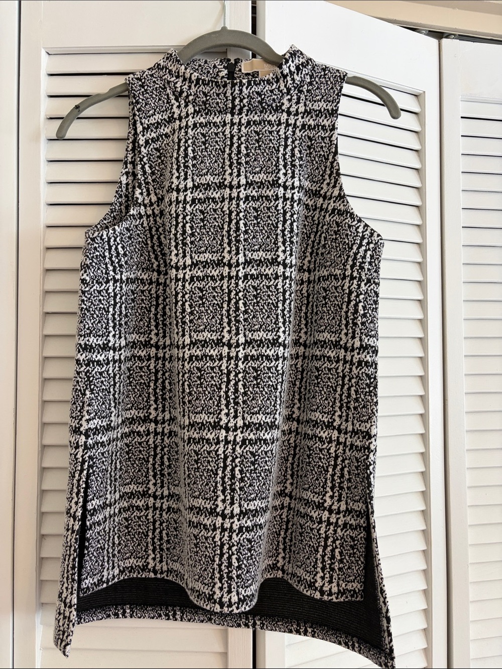 Michael Kors Sleeveless Black & White Top
